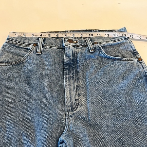 Wrangler Tapered Leg High Rise Size 11 x 32 - Picture 4 of 16